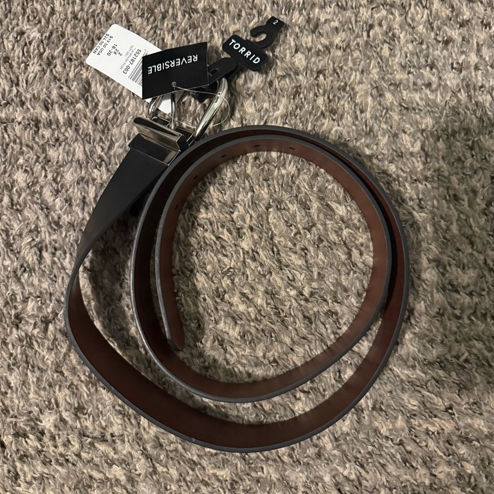 Torrid woman’s  Black and Brown Reversible Belt size 2